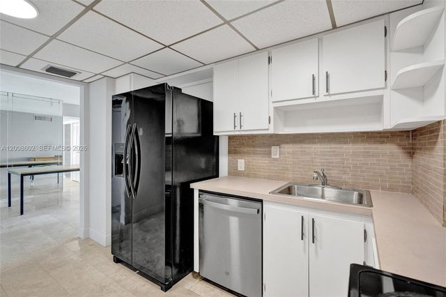 100 Bayview Dr 603, Sunny Isles Beach, FL 33160