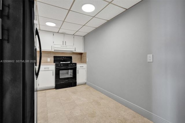 100 Bayview Dr 603, Sunny Isles Beach, FL 33160