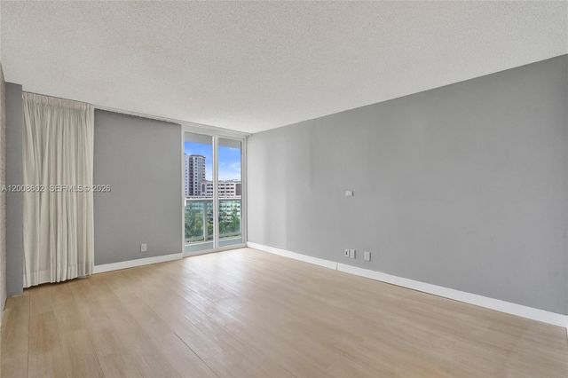 100 Bayview Dr 603, Sunny Isles Beach, FL 33160