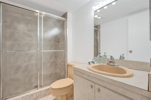 100 Bayview Dr 603, Sunny Isles Beach, FL 33160