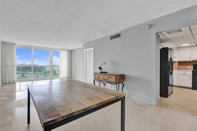 100 Bayview Dr 603, Sunny Isles Beach, FL 33160