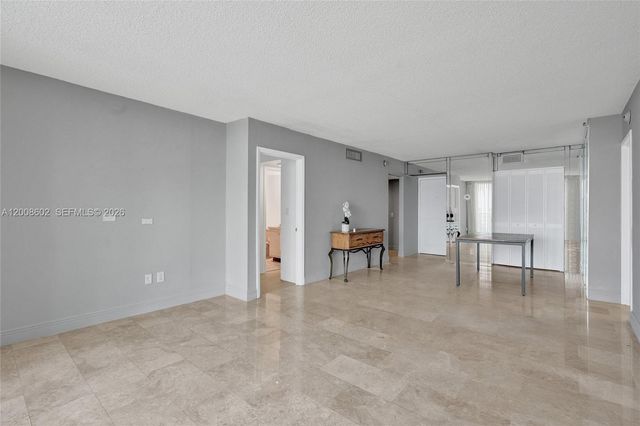 100 Bayview Dr 603, Sunny Isles Beach, FL 33160