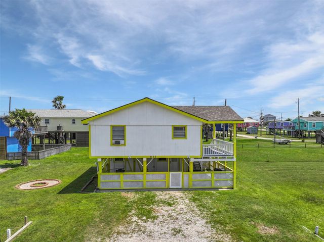 611 Fort Velasco Drive, Surfside Beach, TX 77541