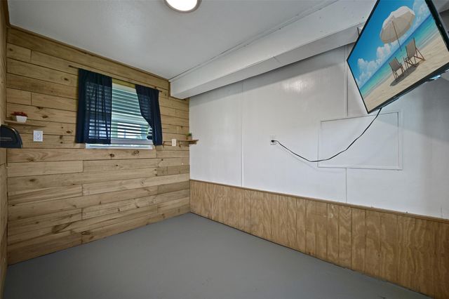 611 Fort Velasco Drive, Surfside Beach, TX 77541