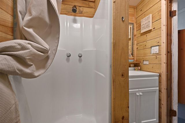 611 Fort Velasco Drive, Surfside Beach, TX 77541