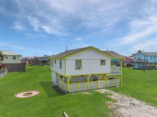 611 Fort Velasco Drive, Surfside Beach, TX 77541