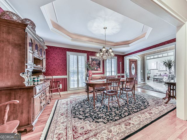 527 Fairway Drive, Woodstock, GA 30189