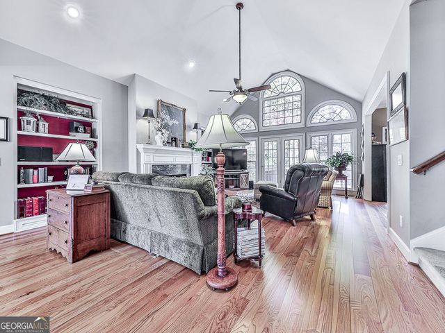 527 Fairway Drive, Woodstock, GA 30189