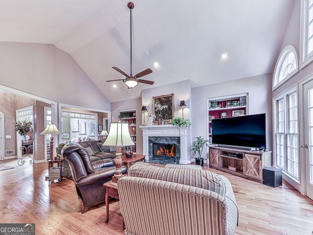 527 Fairway Drive, Woodstock, GA 30189