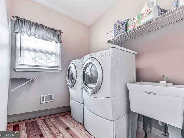 527 Fairway Drive, Woodstock, GA 30189