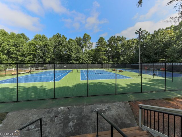 527 Fairway Drive, Woodstock, GA 30189