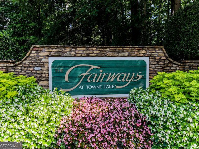 527 Fairway Drive, Woodstock, GA 30189