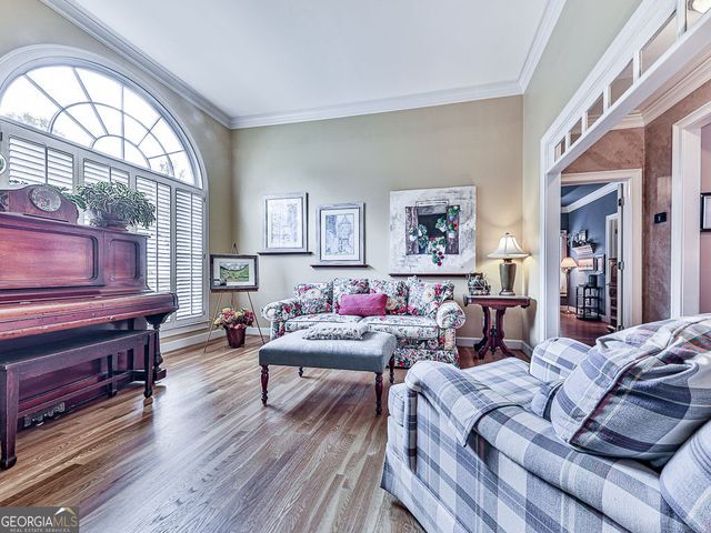 527 Fairway Drive, Woodstock, GA 30189