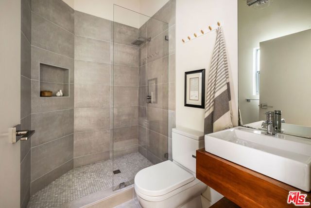 1684 Rotary Drive, Los Angeles, CA 90026