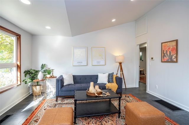 8738 Hamlet Avenue S, Seattle, WA 98118