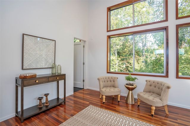 8738 Hamlet Avenue S, Seattle, WA 98118