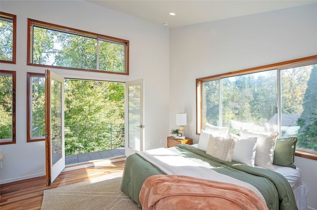 8738 Hamlet Avenue S, Seattle, WA 98118