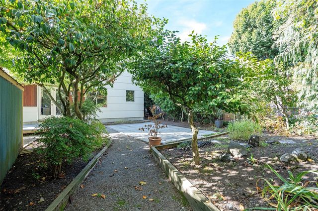 8738 Hamlet Avenue S, Seattle, WA 98118