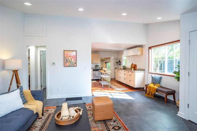 8738 Hamlet Avenue S, Seattle, WA 98118