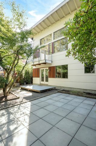 8738 Hamlet Avenue S, Seattle, WA 98118