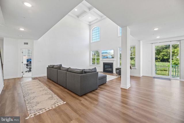 6807 FOUNTAIN PARK DR, Glenn Dale, MD 20769