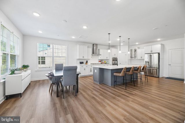6807 FOUNTAIN PARK DR, Glenn Dale, MD 20769