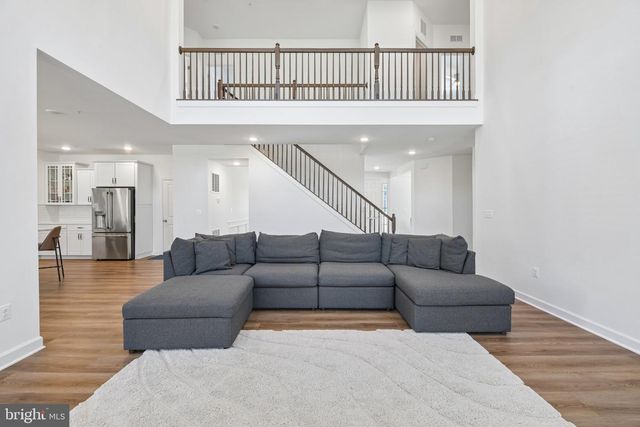 6807 FOUNTAIN PARK DR, Glenn Dale, MD 20769