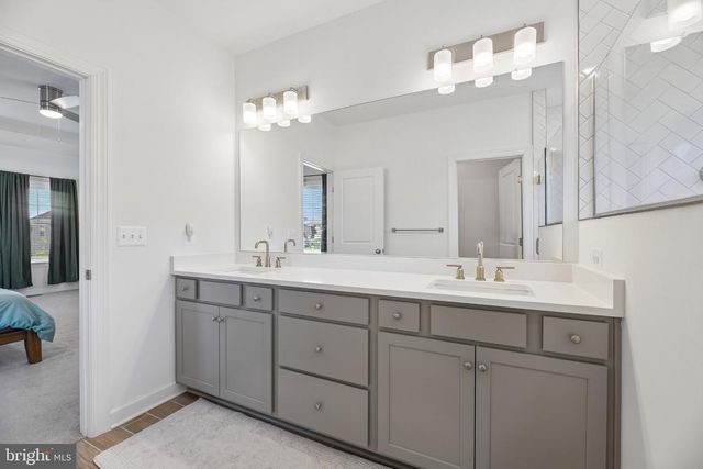 6807 FOUNTAIN PARK DR, Glenn Dale, MD 20769