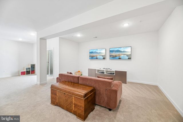 6807 FOUNTAIN PARK DR, Glenn Dale, MD 20769