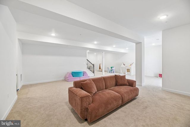 6807 FOUNTAIN PARK DR, Glenn Dale, MD 20769