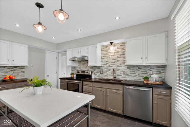 12764 Charing Cross Road, Carmel, IN 46033