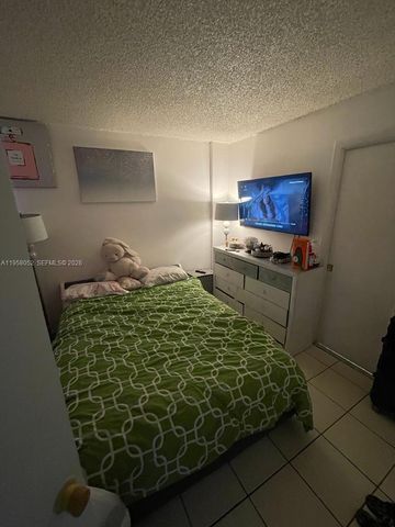 19781 SW 114th Ave 243, Miami, FL 33157