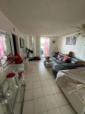 19781 SW 114th Ave 243, Miami, FL 33157