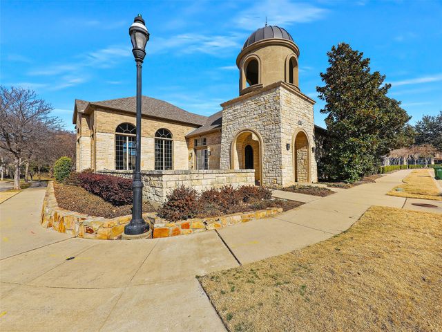 2813 Troutt Drive, Carrollton, TX 75010