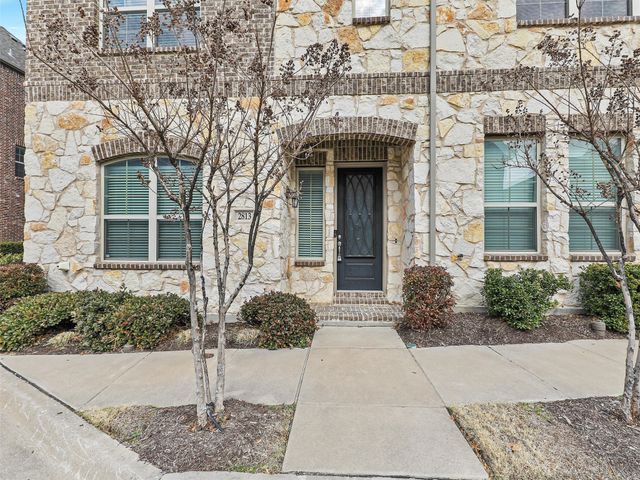 2813 Troutt Drive, Carrollton, TX 75010