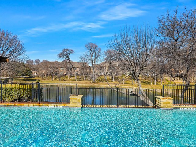 2813 Troutt Drive, Carrollton, TX 75010