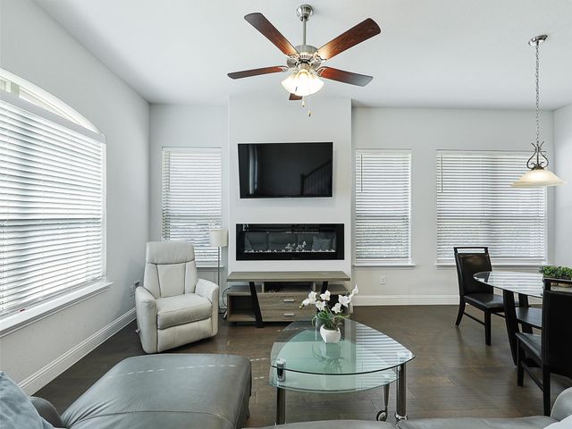 2813 Troutt Drive, Carrollton, TX 75010