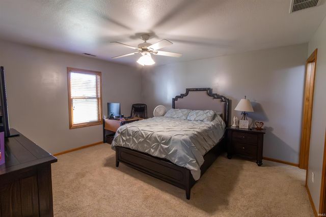 1945 Bedford Court, Huntington, IN 46750