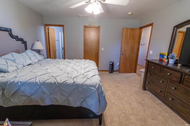 1945 Bedford Court, Huntington, IN 46750