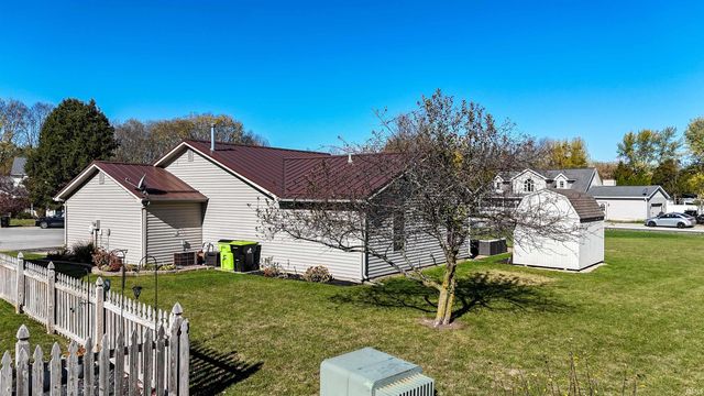 1945 Bedford Court, Huntington, IN 46750