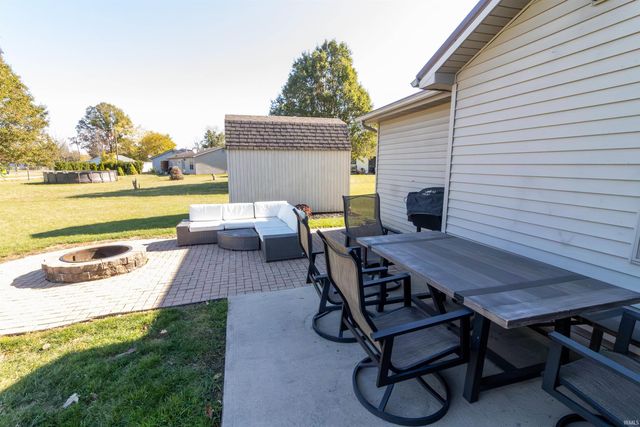 1945 Bedford Court, Huntington, IN 46750