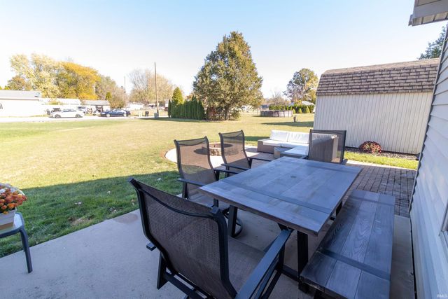 1945 Bedford Court, Huntington, IN 46750