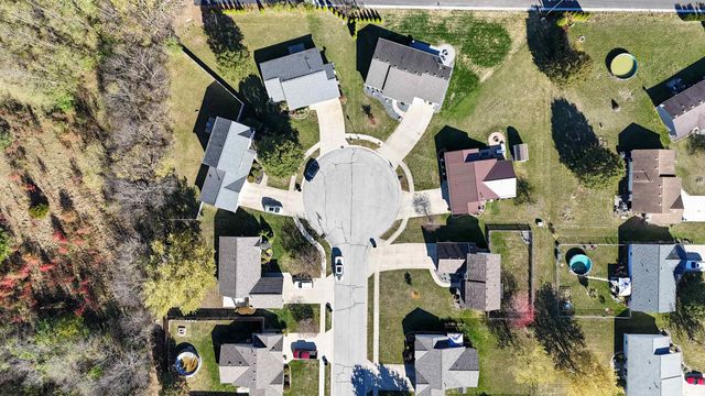 1945 Bedford Court, Huntington, IN 46750