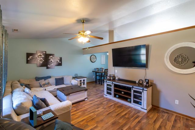 1945 Bedford Court, Huntington, IN 46750