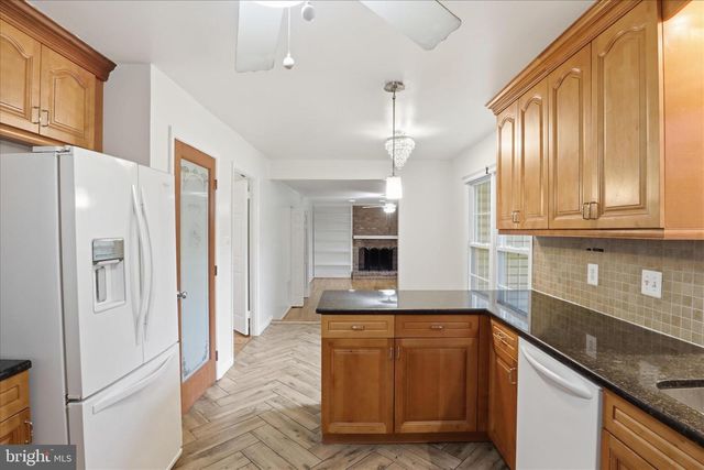 5902 6TH ST S, Falls Church, VA 22041