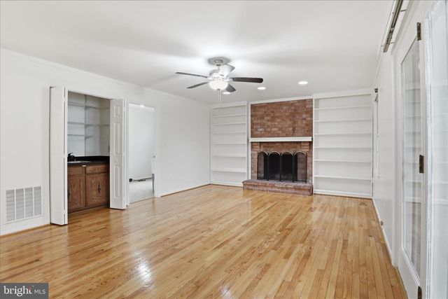 5902 6TH ST S, Falls Church, VA 22041