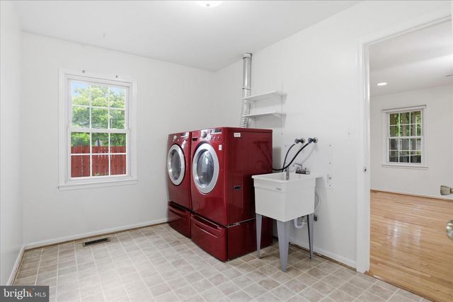 5902 6TH ST S, Falls Church, VA 22041