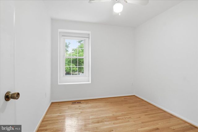 5902 6TH ST S, Falls Church, VA 22041