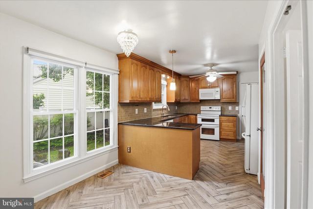 5902 6TH ST S, Falls Church, VA 22041