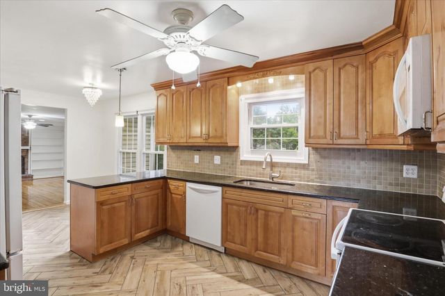 5902 6TH ST S, Falls Church, VA 22041